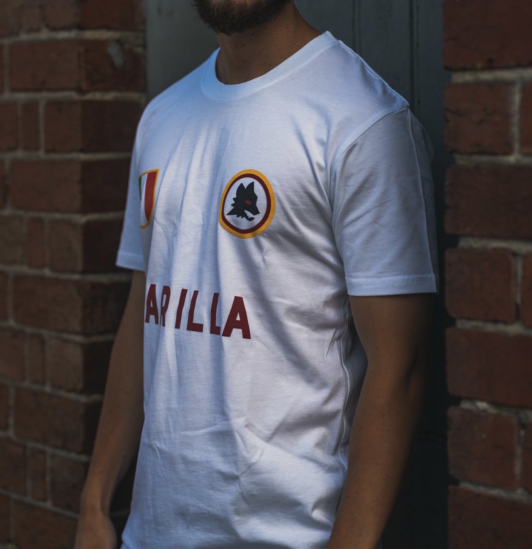 CalcioClub1's tweet photo. Eternal. 🐺🏛 #calcioclub #retrostyle #romanstyle #roma #retrofootball https://t.co/j6bM6vZ7DZ
