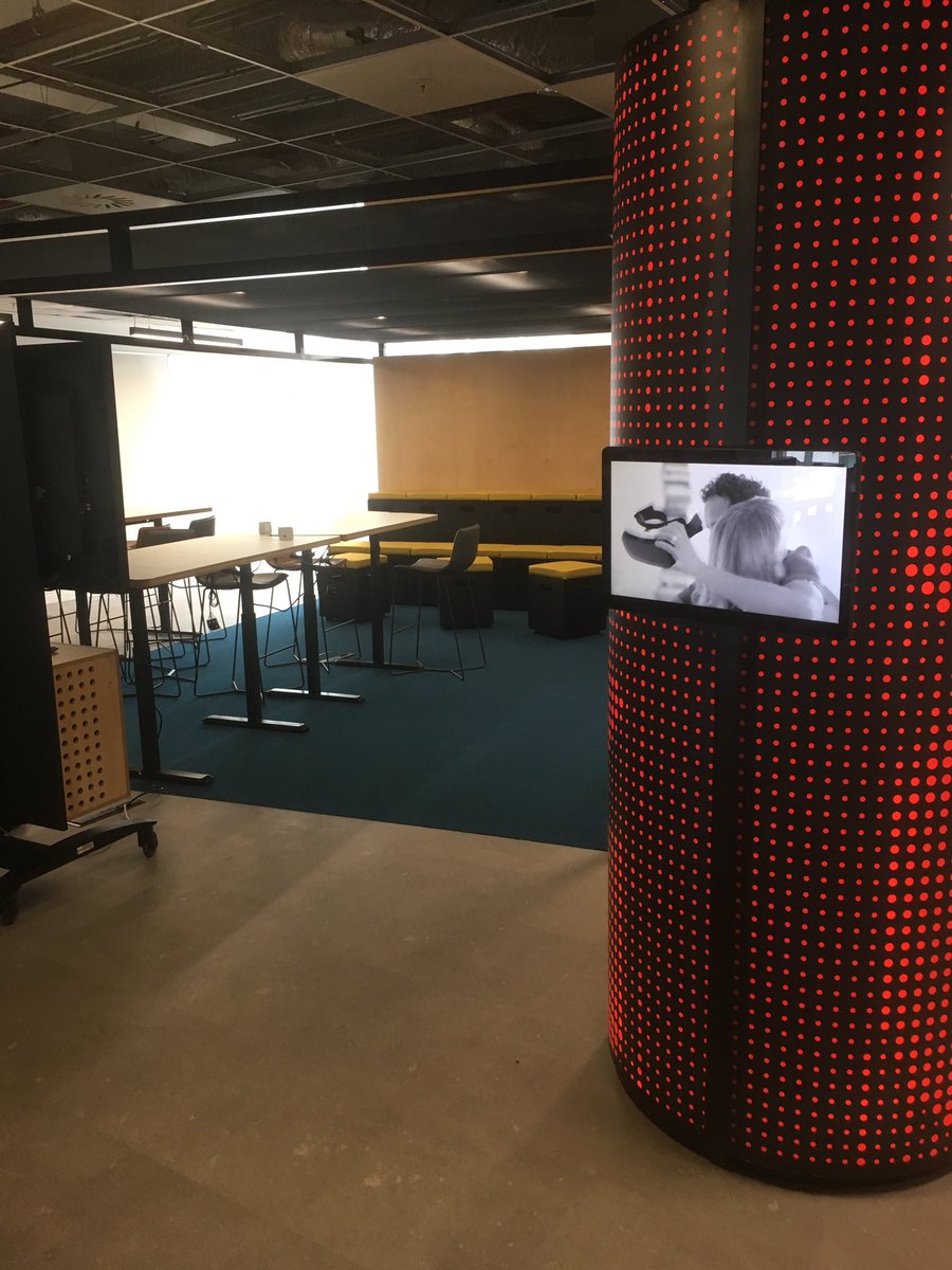 WintonFlooring's tweet photo. @MillikenFloors Media city, Salford. Vodafone innovation hub. Milliken formwork carpet tiles, Ruutu Abstrak planks and Quadrant Salto luxury vinyl tiles. #flooring #contractflooring #carpettiles #officetiles https://t.co/mPUPya5dCn