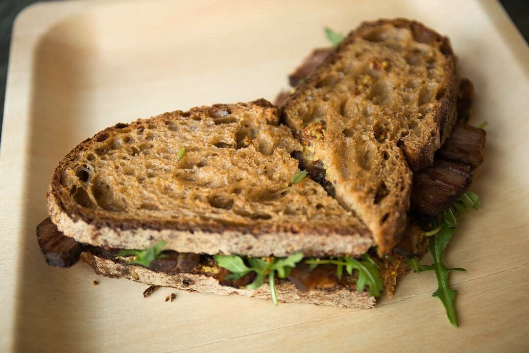 thelocalbeetkwt's tweet photo. Try our Brisket Sandwich and you’ll see the difference
جرّب ساندويج البريسكت عندنا واستمتع بالطعم
#TheLocalBeet #Beet #Restaurants #BeetLife #CleanEating #Bowl #HealthyLife #Salad #Kuwait #Fitness https://t.co/Rlh2EyaIDT