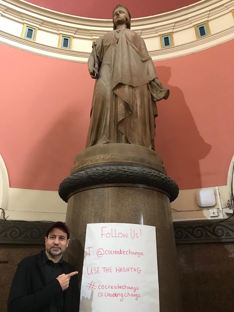 PeoplesPalaceUK's tweet photo. With Queen Victoria and Marcus Faustini in Leeds to talk with 100 young British artists about co-creation. Join us! Let’s Co-Create!! @battersea_arts #cocreatingchange #cocreatechange https://t.co/RL7KPSCQKD