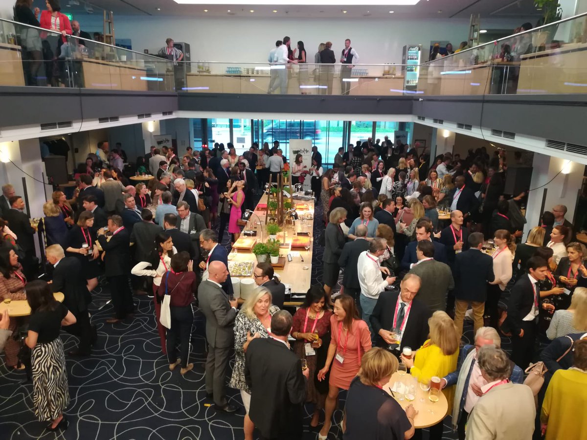 EresRelocation's tweet image. Greetings from the EuRA's 21st annual Relocation Congress!
Eres Relocation is very happy to take part in this event one more year. 
Great opportunity to learn from our partners and clients, and to share insights about relocation business.

#eura2019 #euramunich #relocation
