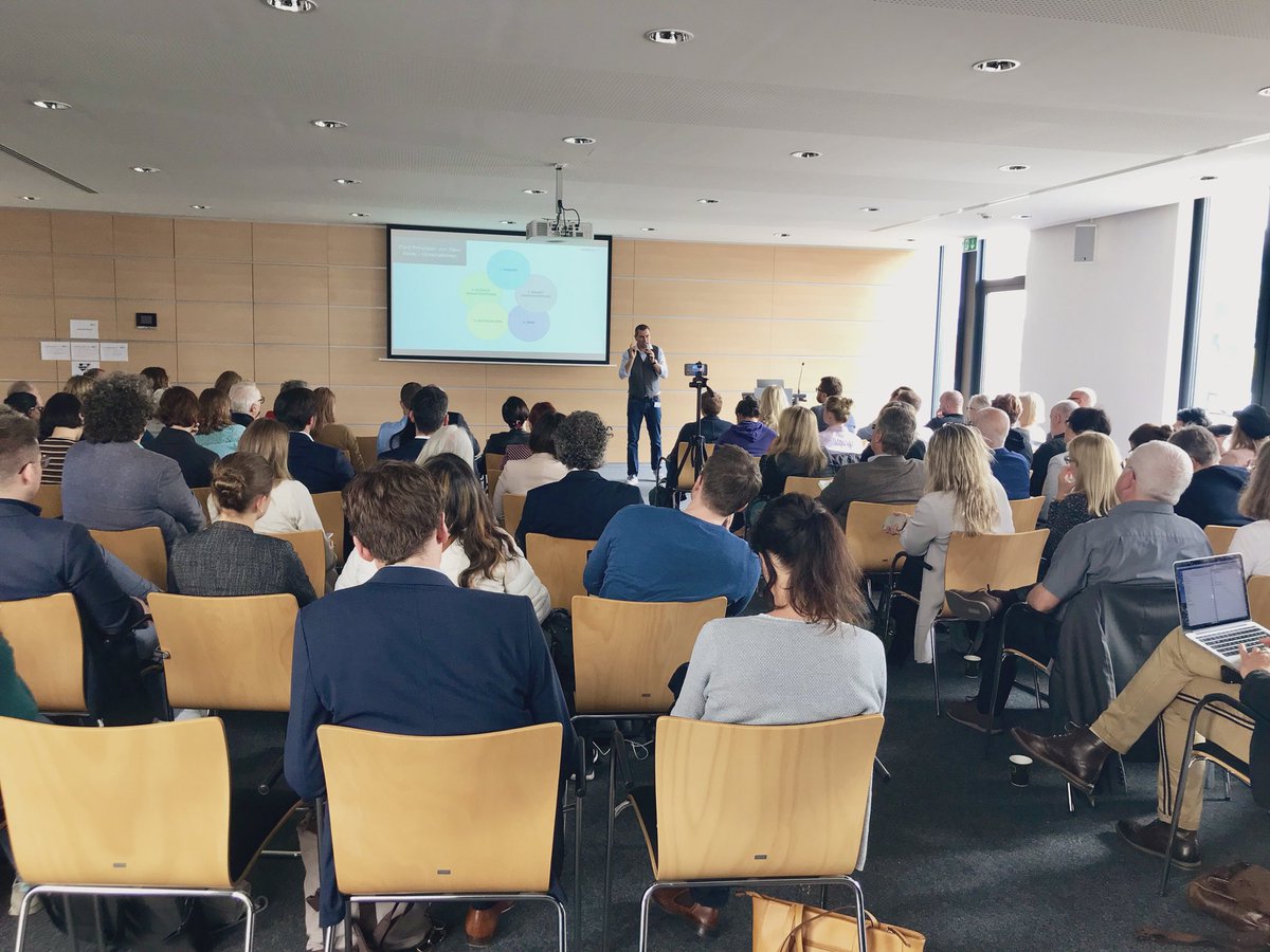 Der #NewWork - Summit 2019 ist im vollen Gange! Nach einem großartigen Keynote-Vortrag von @MarkusVaeth und einer herausragenden Moderation von @helgethomas laufen jetzt die Input Sessions. Wir sind gespannt auf die Ergebnisse ☺️#NewWorkSummit2019 #SocEntBW