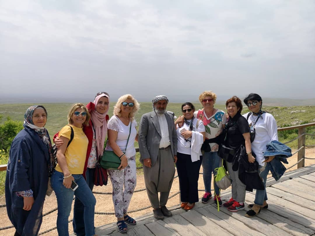 zeratour's tweet photo. Gap Turu misafirlerimize bugün Şanlıurfa'nın tarihini, önemli yapılarını ve kültürünü tanıtmaya devam ediyoruz. Göbeklitepe'yi bulan Mahmut amcamız ile hatıra fotoğrafı çekilmeyi de ihmal etmiyoruz. ✈️🌍
#bursa #istanbul #ankara #izmir #seyahat #tur #gapturu #travel https://t.co/W6NRjWdhoy