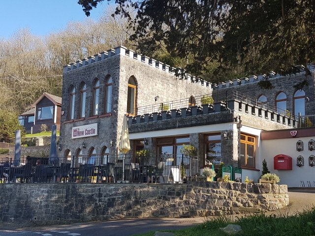 #forsale #Somerset coast #wine bar / #restaurant. Spectacular estuary views. Fine Edwardian Folly. Stylish sea viewing trading areas. Elevated forecourt. Luxury two bedroom penthouse flat. EPC Rated C.  £475,000 F/H.

sidneyphillips.co.uk/business-detai…