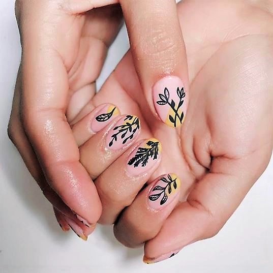PurpleTreeSkin's tweet image. Spring mani' love 🌻
Moisturise those cuticles with Miracle Balms to totally nail this look

#manicure #cuticleoil @OPI_PRODUCTS