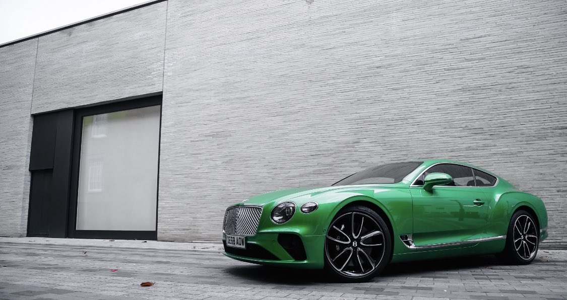 Sometimes, it’s best to stand out... especially when you look this good. 
#Bentley #ContinentalGT #London #BentleyContinental #LondonCars #GT #WorldofBentley