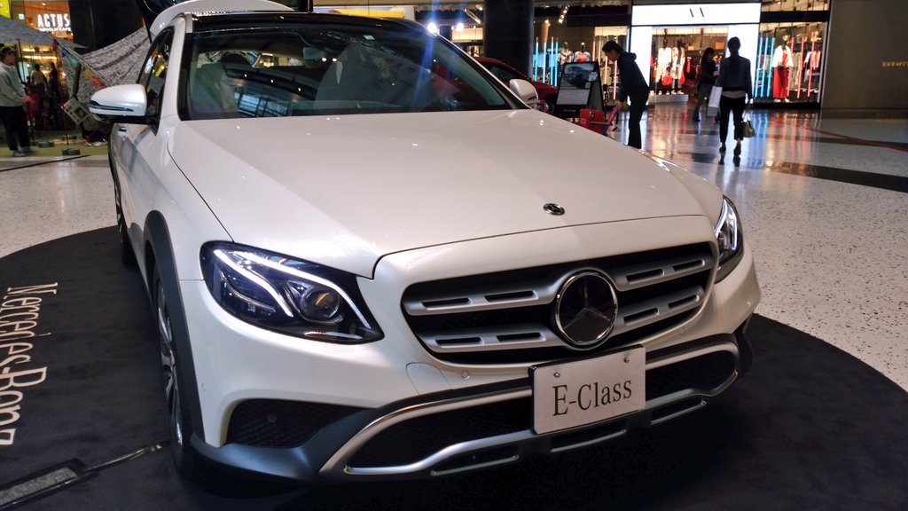 تويتر ｔｏｍ ｈ على تويتر グランフロント大阪にて メルセデスベンツエクスペリエンスと言うイベントが行われていました ベンツ のsuvが勢揃いしていて シートに座ったりして上質感を味わいました メルセデスミー T Co Kqu49ncdg4