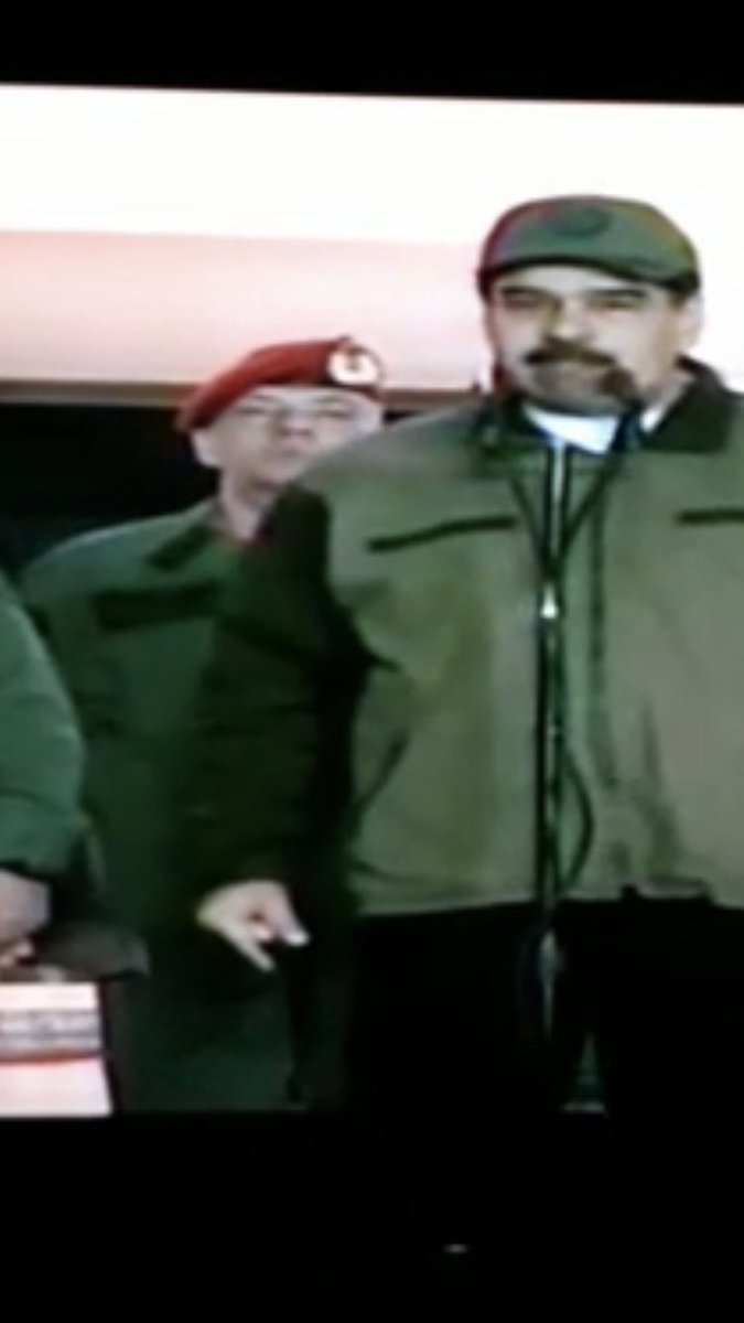 rociosanmiguel's tweet photo. Aparece el M/G(Ej) Iván Hernández Dala jefe de la Dirección General de Contrainteligencia Militar (DGCIM) y de la Guardia de Honor Presidencial acompañando a Maduro en cadena nacional grabada en horas de la madrugada en Fuerte Tiuna con parada militar en el patio de las Academias https://t.co/sX9P1gqrRz