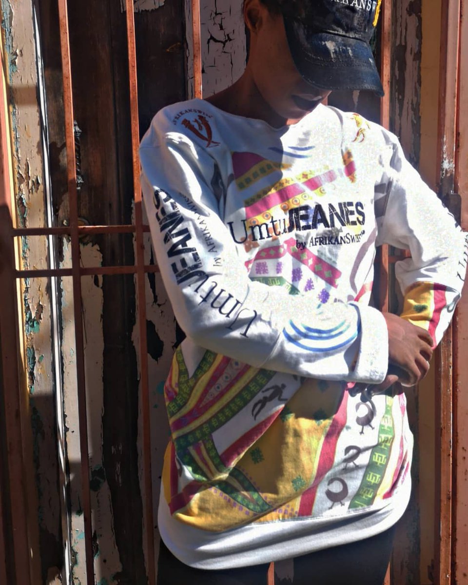 AfrikanSwiss's tweet photo. UmtuJEANES unisex sweaters.
Model @tumisedumedi
#denimArt #cradleofdenimkinds
#umtuJeanesByAfrikanswiss
#exclusivestyle #exclusivetshirts #afropolitan
#denimconnoisseur
#sweatshirts https://t.co/PLXMnzpbjw