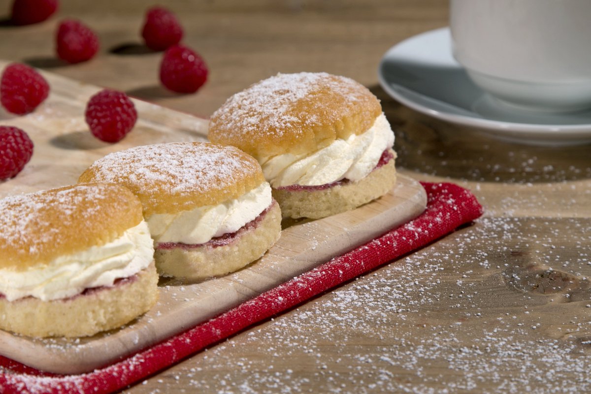 ClaytonParkBkry's tweet image. We all love Cream Cakes - but what's your favourite Clayton Park Bakery Cream Cake?

🧁🍰🥰🤔 #ThursdayThoughts