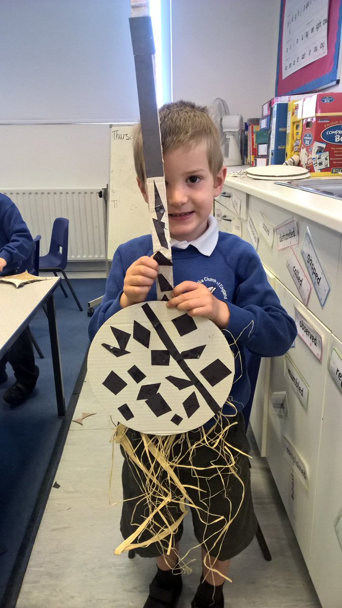 Beech Class enjoyed a creative morning making African masks with local artist Julia Stockwell-Hamid.