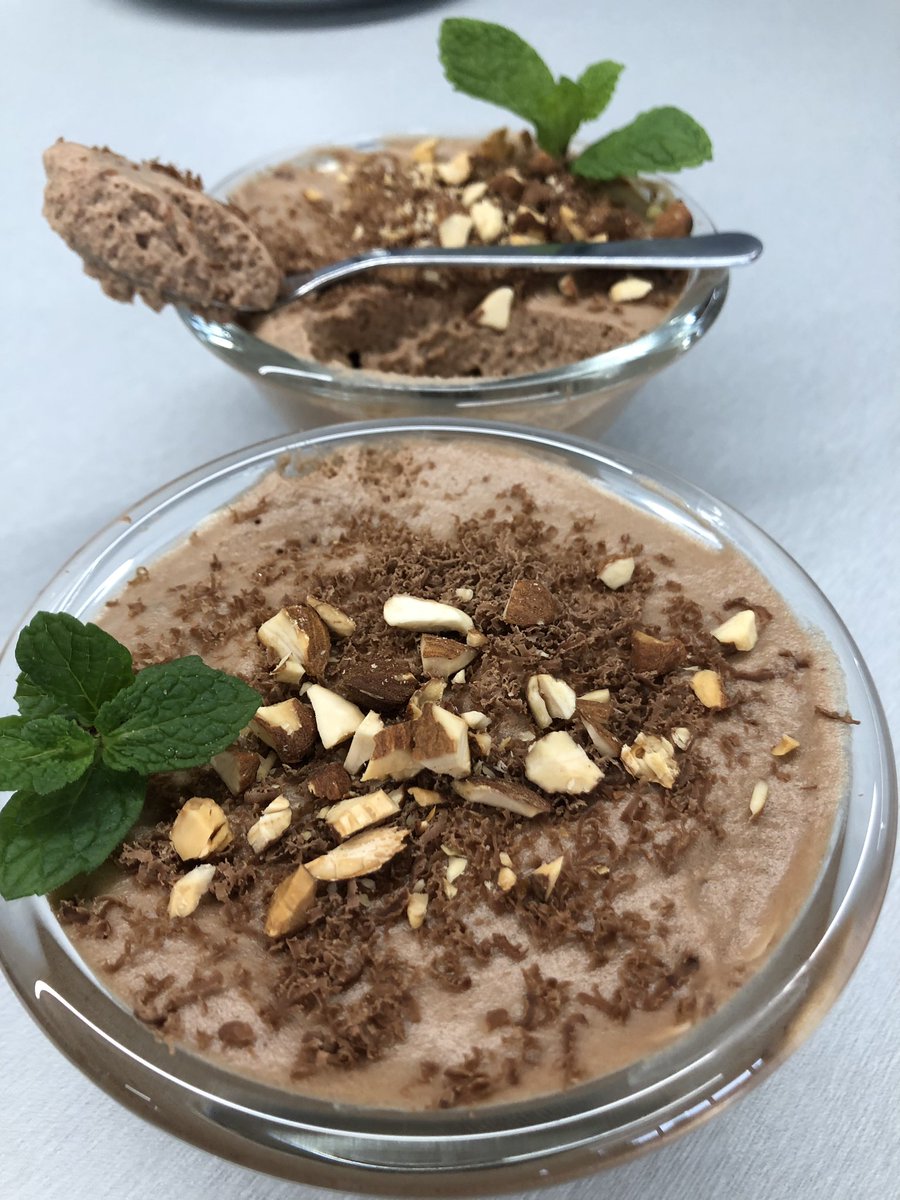 A bit of fun in the <a href="/Swinburne/">Swinburne University of Technology</a> kitchen this afternoon... who new you could make chocolate mousse using just chocolate and chickpea brine!?! #swindietetics