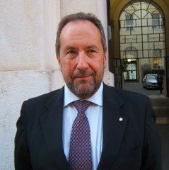 ConfcommercioFG's tweet image. Il prefetto di Foggia assume un nuovo incarico a Reggio Calabria, il saluto di Confcommercio Foggia --- &amp;gt; bit.ly/2LkEEhJ #ConfcommercioFG