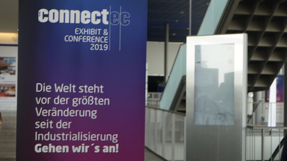 MPKretschmer's tweet photo. Samstag öffnen sich Tore der #connectec dann für alle. Ein in dieser Form einzigartiges & tolles Format in #Dresden! Wünsche mir, dass die Messe auch weiter viel Strahlkraft entwickelt & fester Bestandteil der Messelandschaft im Innovationsland #Sachsen wird! #connect5G (SK) https://t.co/I85fAwTjw4