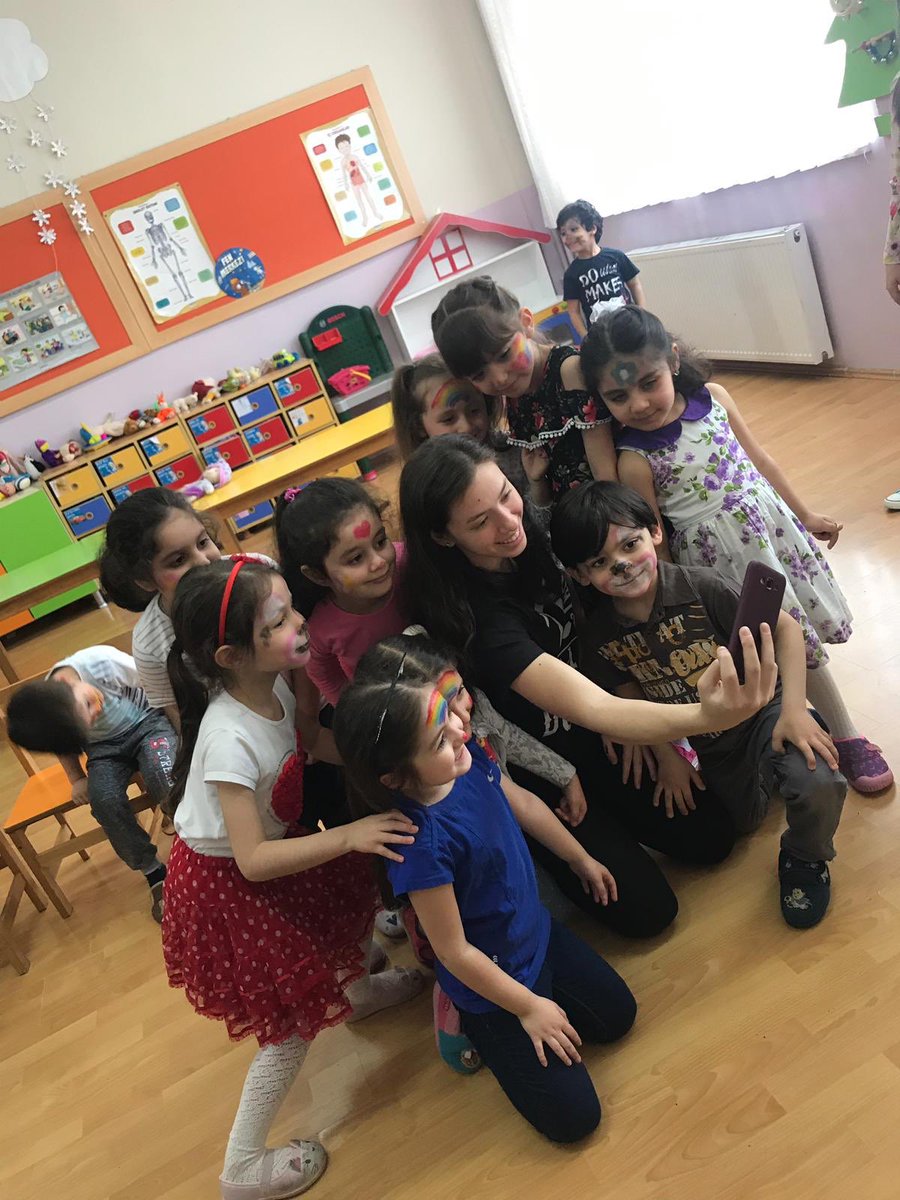 Hami Projesi kapsamında kardeş okulumuz Haliç İlkokulunu ziyaret ettik.
@bthn_dmrc34 
<a href="/gookhan_/">Gökhan Eroğlu</a> 
<a href="/BEYOLUDOAORTAO1/">BEYOĞLU DOĞA ORTAOKULU</a> 
<a href="/nazli10er/">Nazlı Sert</a> 
#dogakoleji