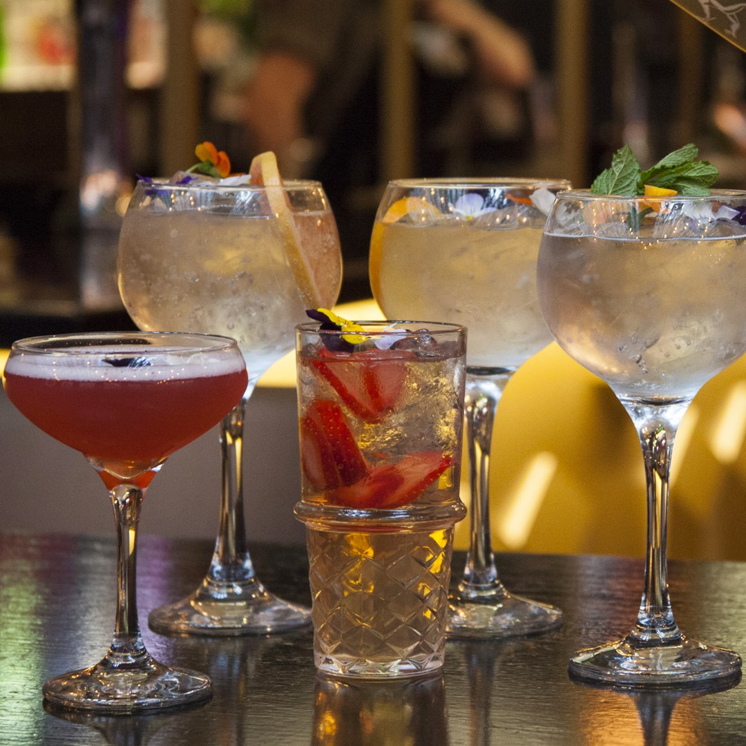 SlugHarbourside's tweet photo. Come and celebrate this Bank Holiday with Slug in Bloom! 🤩🥳💐💐
2-4-1 Cocktails including limited edition Floral Cocktails! 💐
Free entry all night 😍
DJ Saturday 9pm - Late 🎉
Book online at https://t.co/031CVr4db0 https://t.co/Ynh9WmMhN5