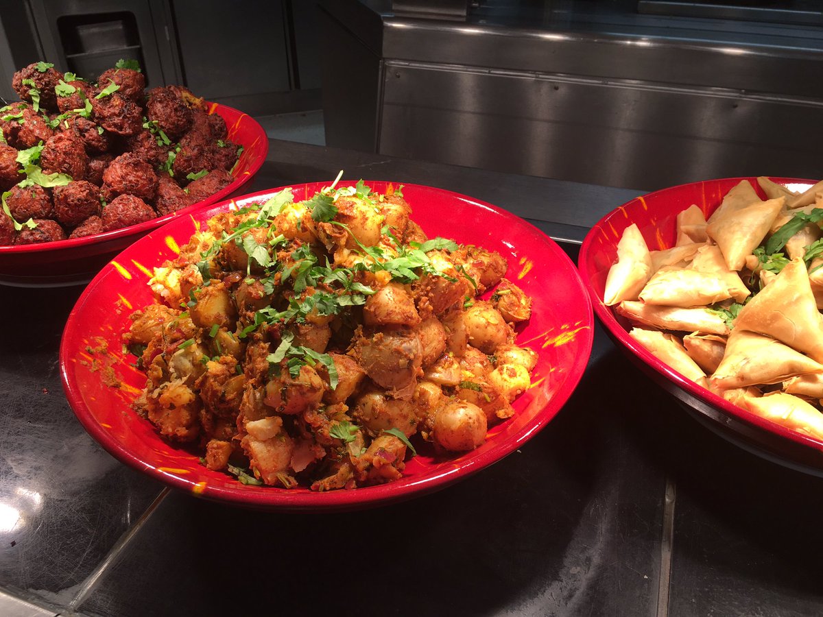 laurawhite307's tweet photo. @elioruk @Elior_Group @DFradgers @chefcrowe673 @MarcRichards99 @mjoneselior1 Cooking Up A Curry or Two! at Hinxton Hall #EliorFoodie #TeamElior #tasteofindia #curry #GlobalFlavourThursday https://t.co/MbuFcxtdta