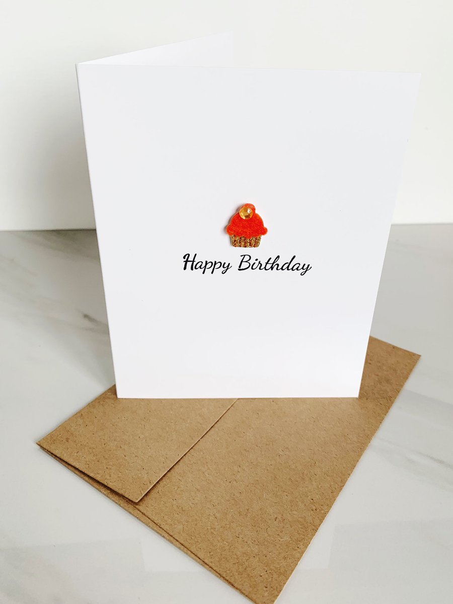 candcdc's tweet image. This cute little cupcake is ready for Taurus/Gemini season. Are you? This sweet gesture is sure to brighten everyone’s day 🧁🍭🥰

Etsy.com/shop/cardsandc… 

#cupcake #cakewars #happybirthday #pink #confection #herbirthday #etsyhandmade