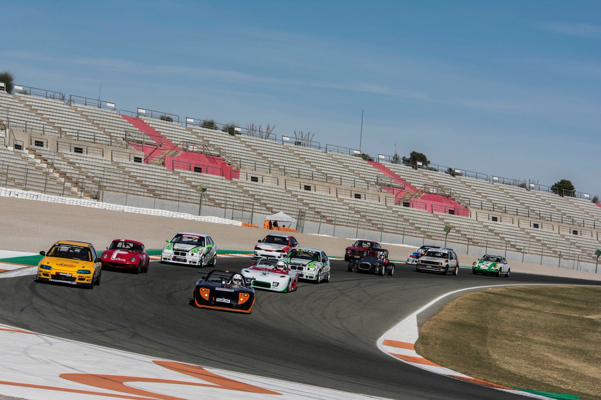 VLineOrg's tweet photo. ¡Menuda inscripción! con preciosas joyas y pilotos participando en cada una de las categorías y Trofeo #VLineEmotions en el segundo asalto de la #CECLY2019
📍@CircuitoNavarra
📆 Este fin de semana, 4-5 de mayo
NdP: https://t.co/1dyVnbw4ZO https://t.co/v5E1V5EZds