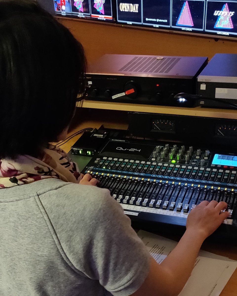 Sound Mixer - Amanda Liu from the Cool team! 🔊🔊
.
.
.
#leeds #leedsiscool #leedslife
#cool