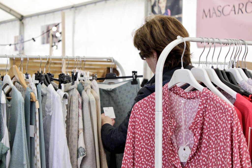 Girona_Cat's tweet photo. Aquest cop, el Shopp Out compta amb 45 marques i arriba amb dues novetats: dues desfilades de moda i també degustacions a un dels chill out de l'esdeveniment 👉 https://t.co/oUdnyMDltw https://t.co/rSiSs2ysTm