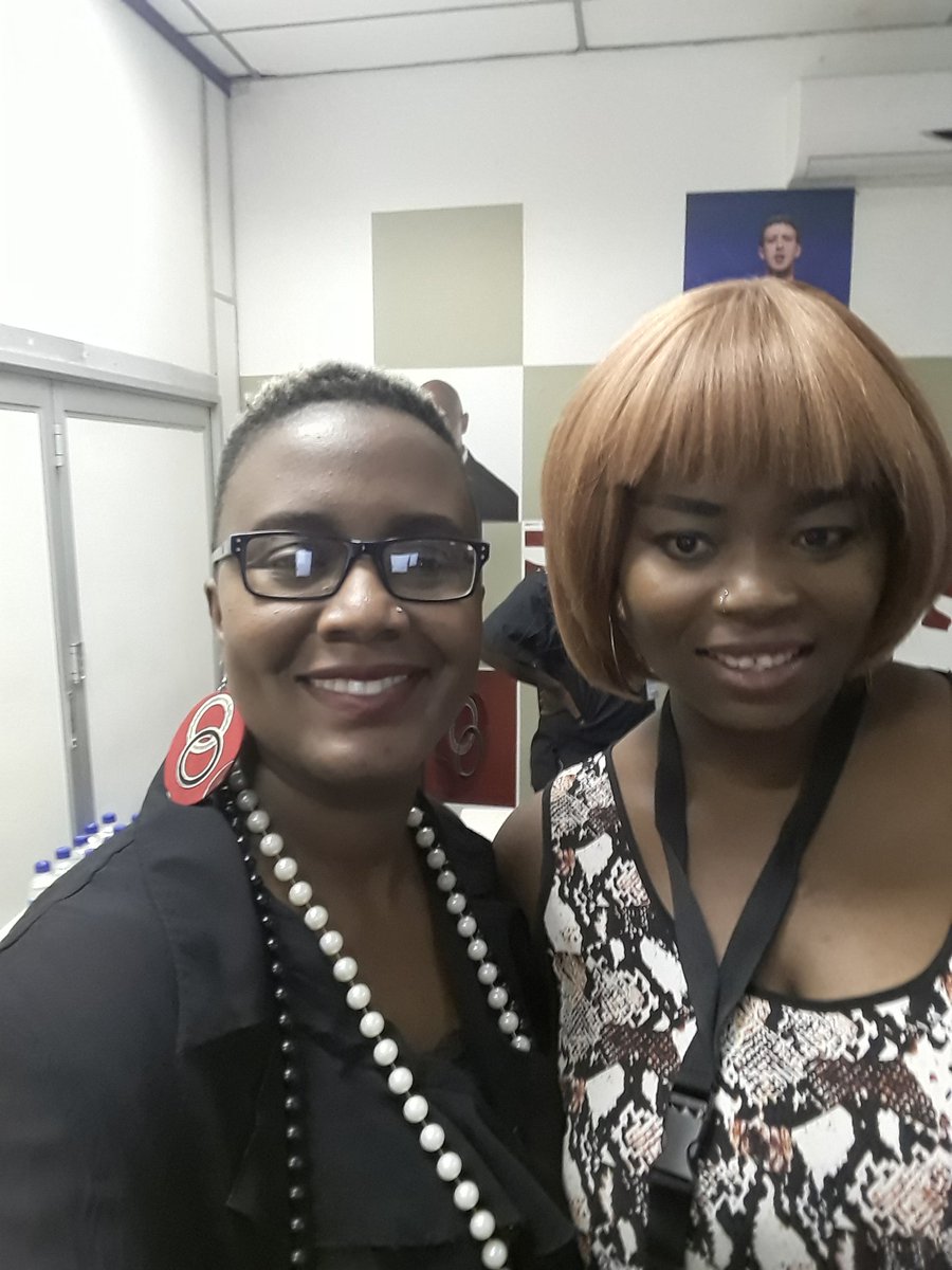 buhle_matsha's tweet photo. I love my #hustle. It's got its ups and downs but I still love it. It connects me with different people, including young people who remind me it's ok to dream. I had the pleasure of meeting @makaitah at @AfroBloggers #bloggingforaccountability. What a remarkable young lady. https://t.co/Tkeuz94R0E