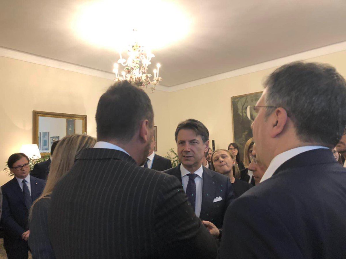 JointLabPENTA's tweet photo. SHANGHAI HOSPITALS LOOK AT THE ITALIAN HEALTH MODEL. 
On 25th of April, ISS and Shanghai Health Development Center has signed a MoU aimed at collaboration in the #publichealth sector. https://t.co/039hgmcgyh https://t.co/iPkwevPAM7