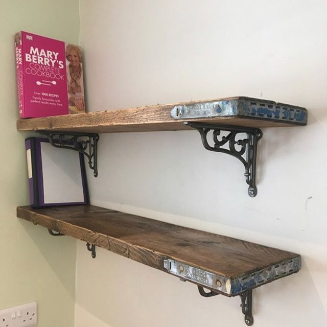 We love scaffold shelving ❤️ And these are gorgeous reclaimed scaffold boards with metal braces. Looking great with our Fine cast iron shelf brackets. Thanks for the pic Tim H.
#rusticshelving #scaffoldboards #scaffoldshelving #shelves #castironbrackets … bit.ly/2PIIqjr