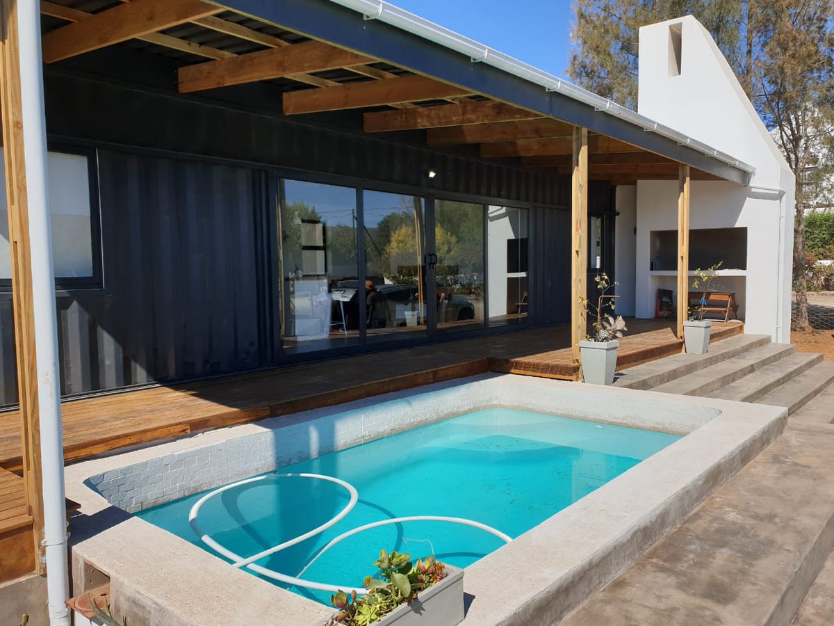 InnovativeModu1's tweet image. House McGregor. Combination of traditional and recycled shipping containers