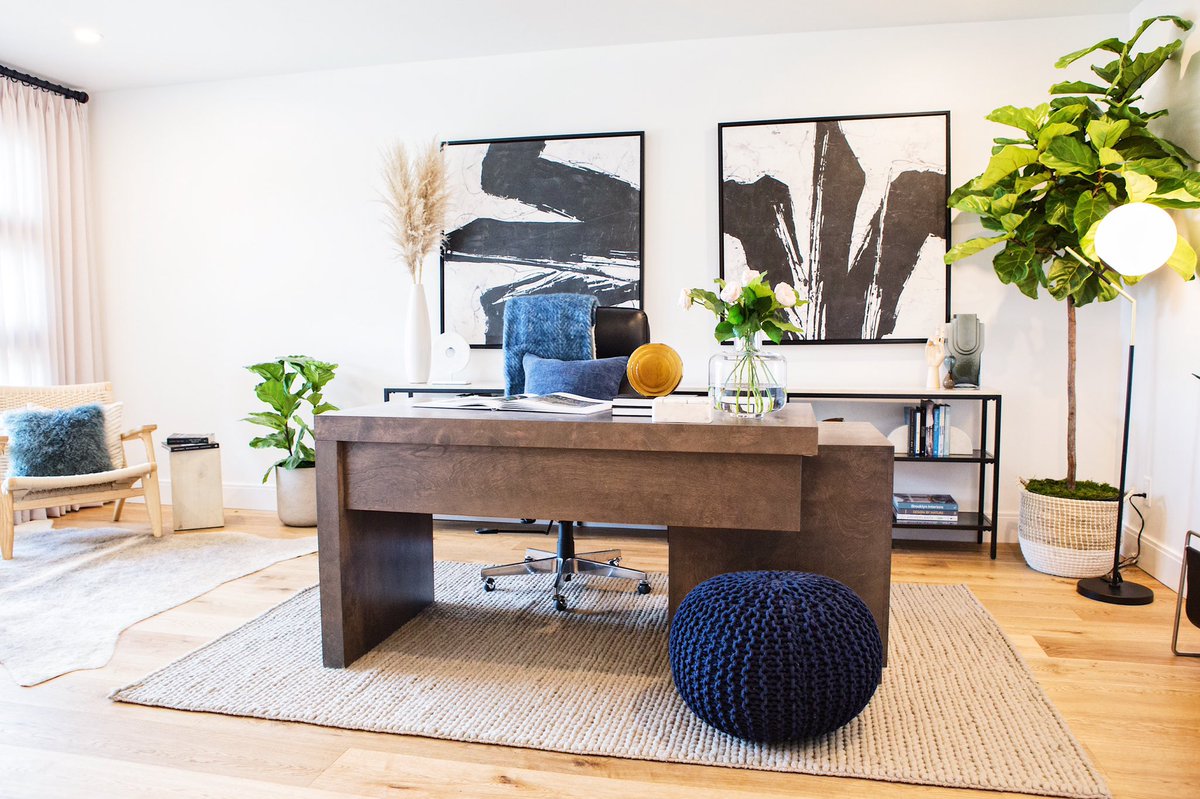 JonathanScott's tweet image. With a ramshackle railing, ripped-up flooring, &amp;amp; hole-filled walls, Dana &amp;amp; Andy's home was a total disaster area. Click the link below to go #InsideTheDesign &amp;amp; see how we turned this nightmare into a dream home for a new family. bit.ly/2GRDTXX #BuyingAndSelling