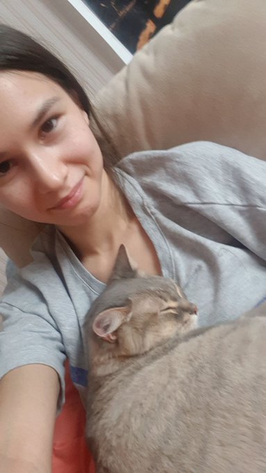 Cat and me🆘️🆘️🆘️ https://t.co/v8D8cgEUtK