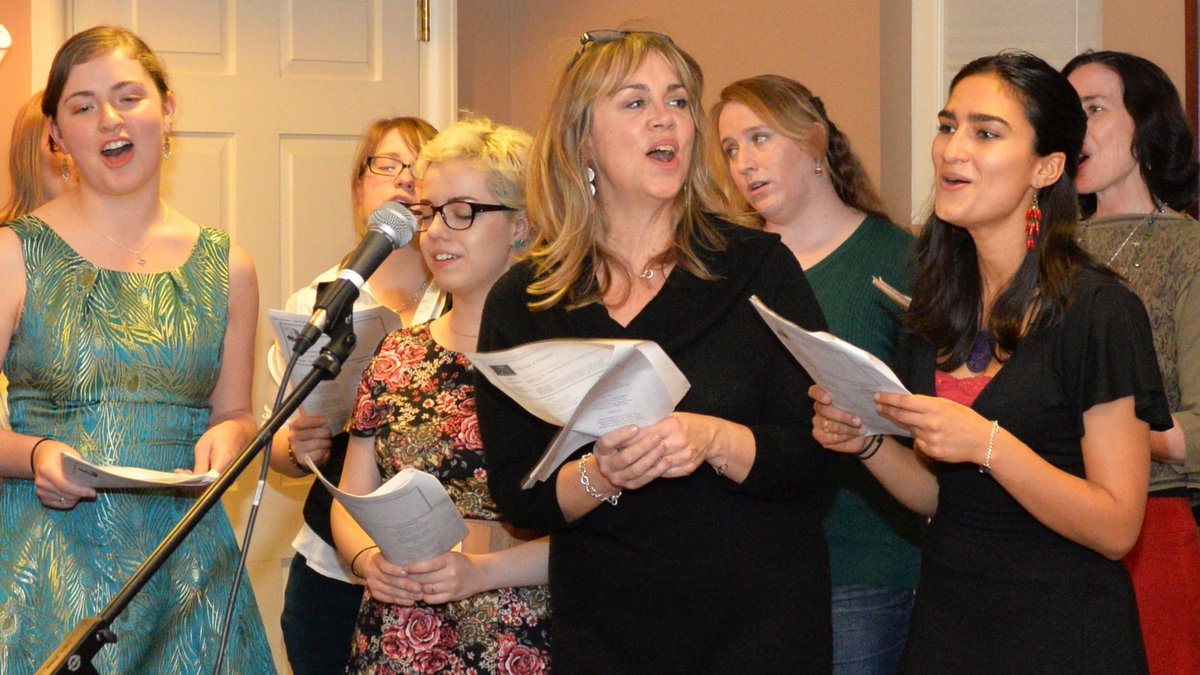 Ceol Traidisiúnta agus amhráin as Gaeilge. 
Grab a friend and join us TONIGHT for some #traditional #Irish #music at 7PM! 
RSVP HERE: eventbrite.com/e/siamsa-na-be…

#Gaelic #NYU #Performance #NYC #Ireland