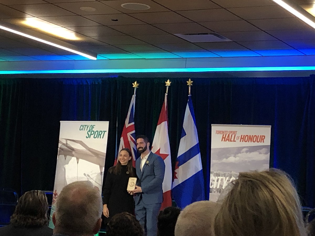 TOSportsCouncil's tweet image. On April 4, @gwestlake12 was awarded the Para-Athlete of the Year Award at the @cityoftoronto Sport Hall of Honour Awards! @TOa11ySports @TorontoPFR  @CSC_ON @CDNParalympics #TOSport #TOStar #ICYMI