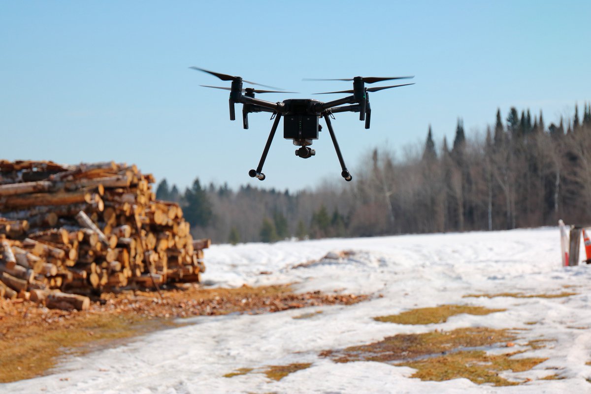 Want to be a flight reviewer? We're looking for people interested in teaming up with us to provide flight reviews  #HummingbirdDrones #drones #flylegally (Photo: A Austin Photos)