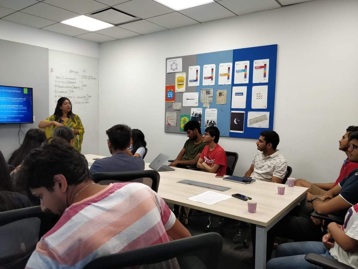 IndoAmericanCtr's tweet photo. Who is a Social Entrepreneur? How is a social entrepreneurship different from a Business entrepreneurship and many more questions were answered by Ms Shalini Goyal Bhalla to young, energetic students of Bennett University.

#youthleaderprogram #indoamericancenter #usinindia #iac https://t.co/HSKdqHZ2pT