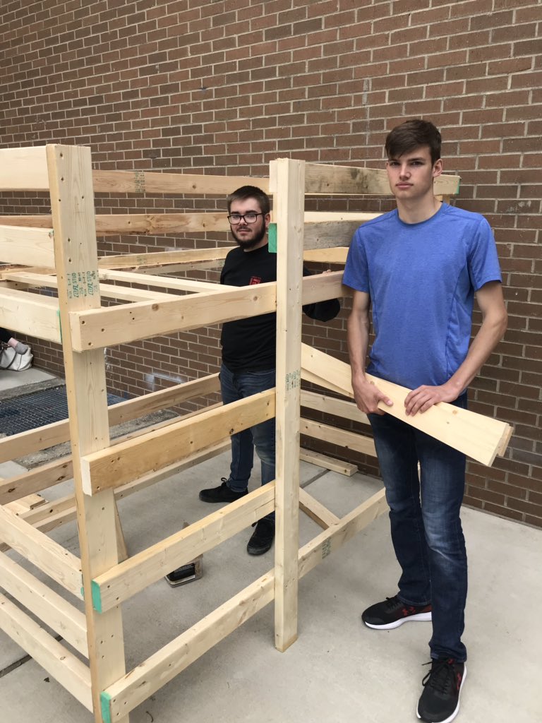 CHHSFFA's tweet photo. Agricultural Mechanics classes have been busy building book barns for Hardin County Farm Bureau @KYFB and bunk beds for Helping Hand of Hope of Hardin County. @HardinCoSchools #HCSStrongerTogether https://t.co/urMvwMIQET