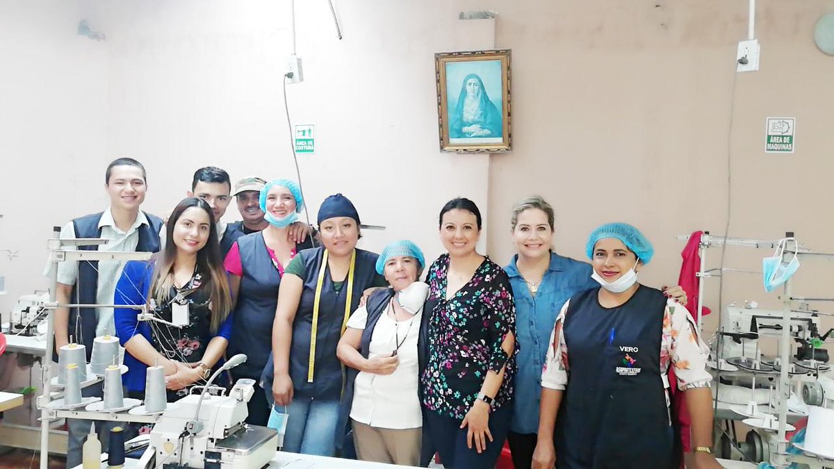 SERCOPec's tweet photo. #SantoDomingo | @silvanavallejo, directora General del #Sercop, visitó a proveedores del Estado que ofertan sus productos a través del Catálogo Dinámico Inclusivo de confección textil #GobiernoEnAcción https://t.co/zjr6x7Gujq