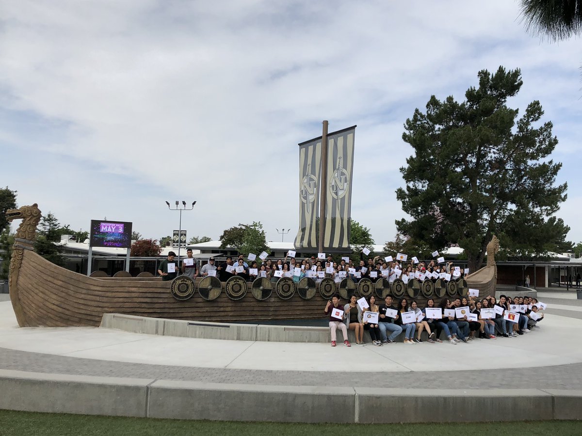 132 Seniors have #Committed to further their education! #proudteacher