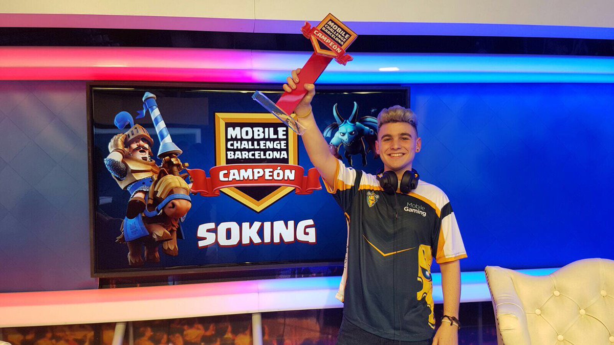 Os tengo que dar una importante noticia.

A pesar del cambio sé que ellos y yo seremos grandes amigos y estaremos unidos.❤

Os quiero dar las gracias a todos los fans que habéis estado desde el principio, espero que sigáis apoyándome en mi nuevo equipo. ¡A revalidar título!