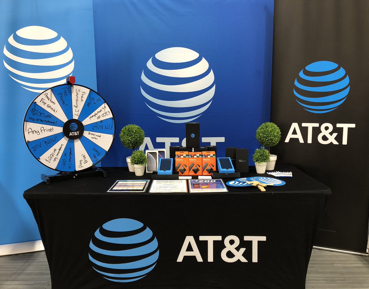 Loving the International Womens Show In Novi, MI. Laaaaassgooo!! <a href="/Michellecpoole/">Michelle Poole</a> <a href="/SeldonWilliams/">Seldon</a> <a href="/Samer_Kawash/">Samer Kawash</a> <a href="/SWilliamsGLM/">Shannon Williams</a> <a href="/shawnglinski/">Shawn Glinski</a> <a href="/CherieDBerry/">Cherie Davidson</a> @OliviaLeGLM #TheKingdom #TeamElite #PaintCentalBlue #LifeAtATT #ATTReadyToGo