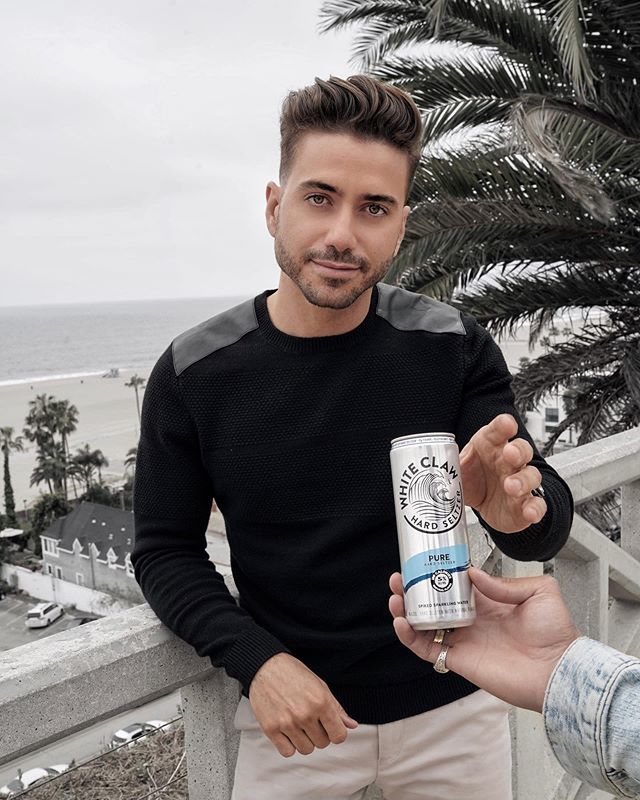 AlexCosta's tweet photo. With 0g of carbs and 100 calories, the new @whiteclaw Pure Hard Seltzer is a great alternative to vodka soda! Cheers! #ad #DrinkPure #21plusonly https://t.co/UYQpHdEj7e https://t.co/GPRmVKraX5