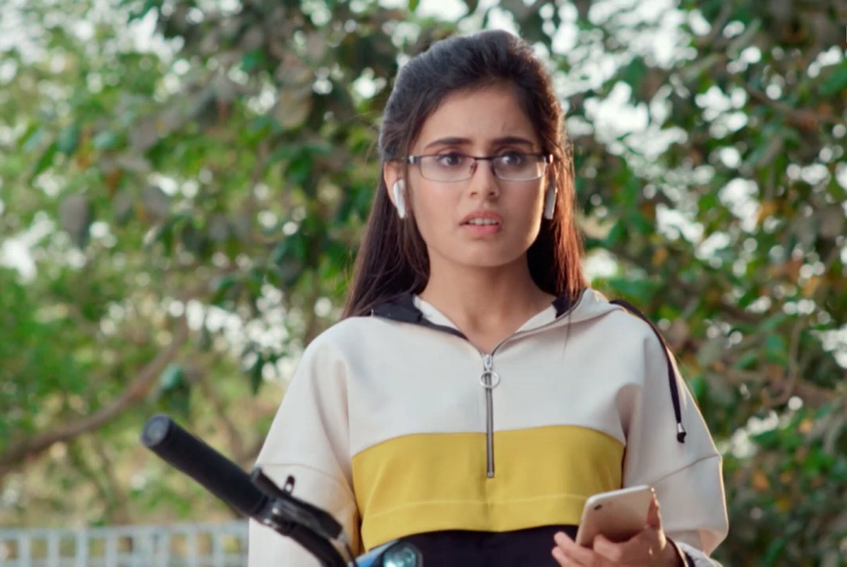 trishaa_mishthi's tweet image. Ye kya tha..! Uma patel 😂😂😅She more horrifying than BigBen🤣#YehRishteyHainPyaarKe Mishti looking superr chweet ..Rhea doing a Fantastic job #GoodGoing @StarPlus #Mishti #RheaSharma