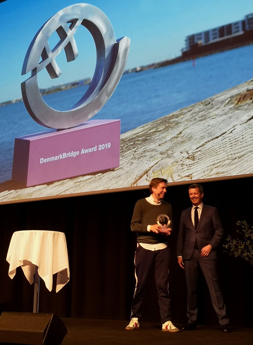 SpiroFriend's tweet image. Big Congratulation to Amazing #unity3d who received this years award #DenmarkBridge 2019 for their innovative work with computer Sience and Technology witin games.

At SpiroFriend we are looking forward to enter thé scene around 4 years from now🌟

#vaekst2019 #dkbiz #startups