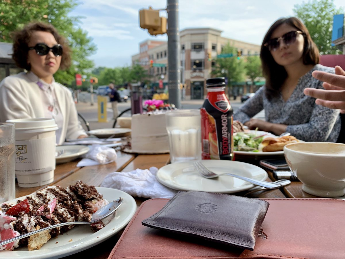 Morgenstund hat Gold im Mund.

Хур бренд...

Өглөөний бизнес клубийн уулзалтаар Үндэсний үйлдвэрлэгч Хур брендийн түрүйвчээрээ гангарлаа.