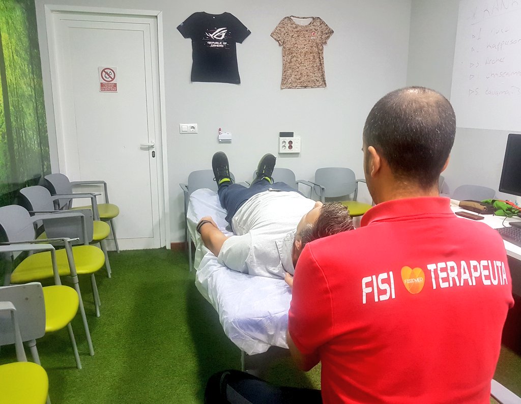 ExxitaBCircular's tweet photo. Así se trabaja mejor. Hoy en CyG sesiones de fisioterapia y masaje en nuestra sala de gaming. #WeWorkHappy #RHHH https://t.co/e4Lg6Dvktp