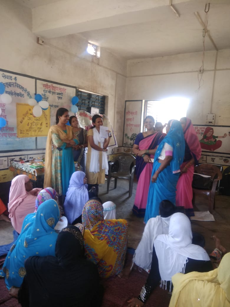 SBPJharkhand's tweet photo. Nishat (@Chatrasbp), #SwasthBharatPrerak of #Chatra, #jharkhand inreracted with pregnant women and lactating mothers at AWC and #Motivated them for complete ANC, dietary diversity, institutional delivery and exclusive breastfeeding!

@MinistryWCD @MoHFW_INDIA @DCChatra @SPreraks https://t.co/6J3a0Q4iUK
