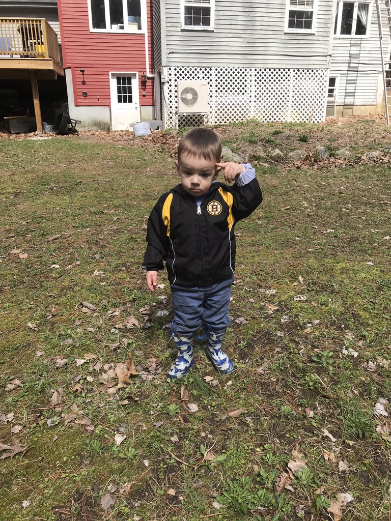 AlexandraaaLee's tweet photo. Aidan thinks tonight is the @NHLBruins night! #letsgo #Bruins https://t.co/aagMpq35sb