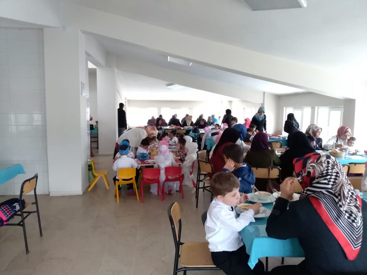 Alucra Müftülüğü 4-6 Yaş Kur'an Kursu Yıl Sonu Etkinliği Programı büyük bir coşkuyla gerçekleşti. Programa İlçe Müftümüz Muhammet Salman ve veliler katıldı.