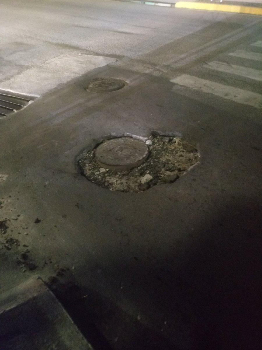 Em frente ao Iguatemi. Cratera. <a href="/LeiSecaFortal/">Lei Seca Fortaleza</a>