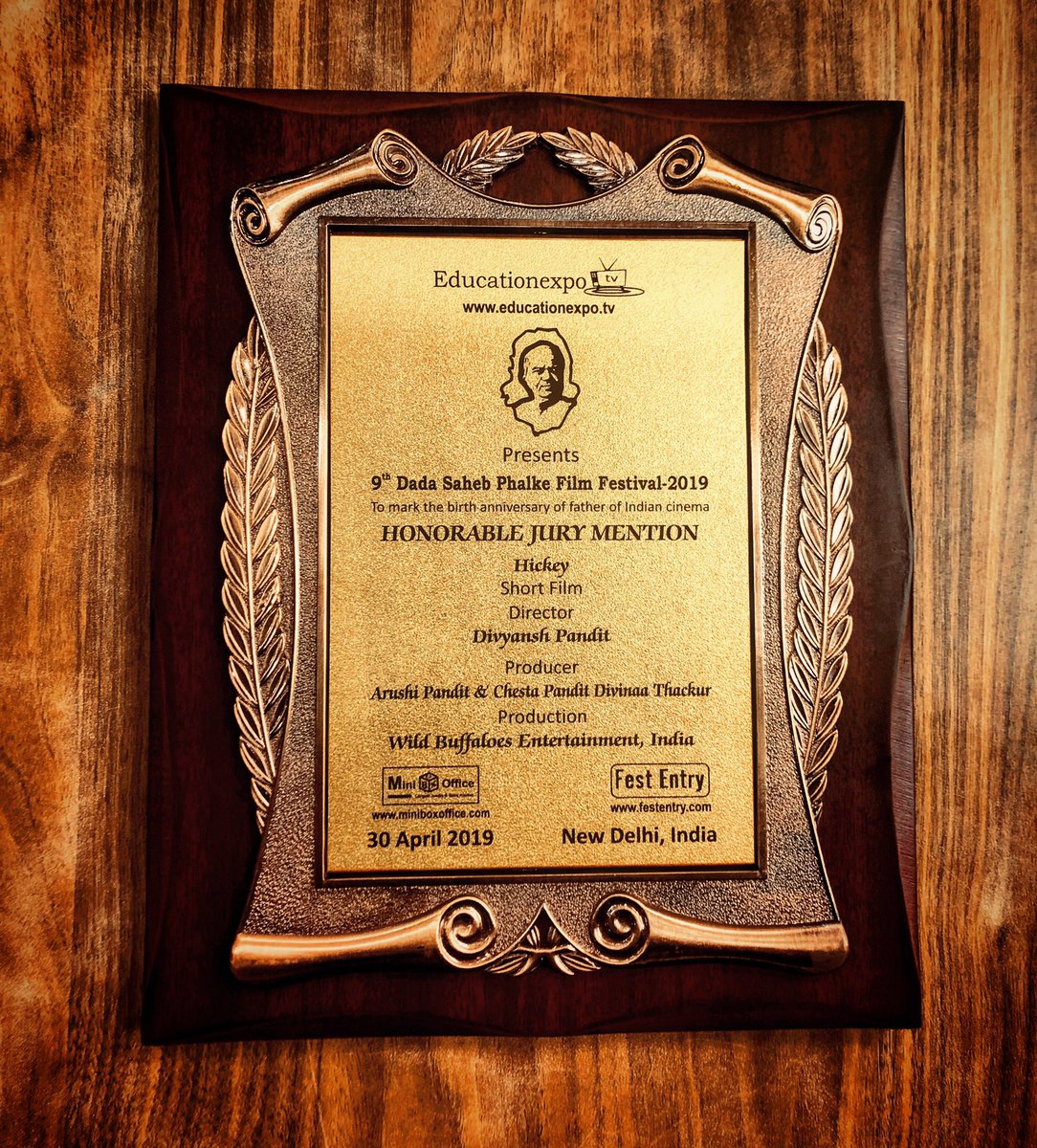 DivyanshPandit9's tweet photo. Our short film ‘HICKEY’ wins Honorable Jury Mention at Dada Saheb Phalke Film Festival 2019 🔥
Wohuu!!! @DivinaaThackur @shalinikapoor_
Can’t wait to show the film to all of you. SOON ☺️
#WildBuffaloes #Hickey #ShortFilm #DSPFF https://t.co/5m95b33sQP